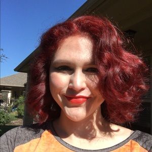 Meet your Posher, Caitlyn